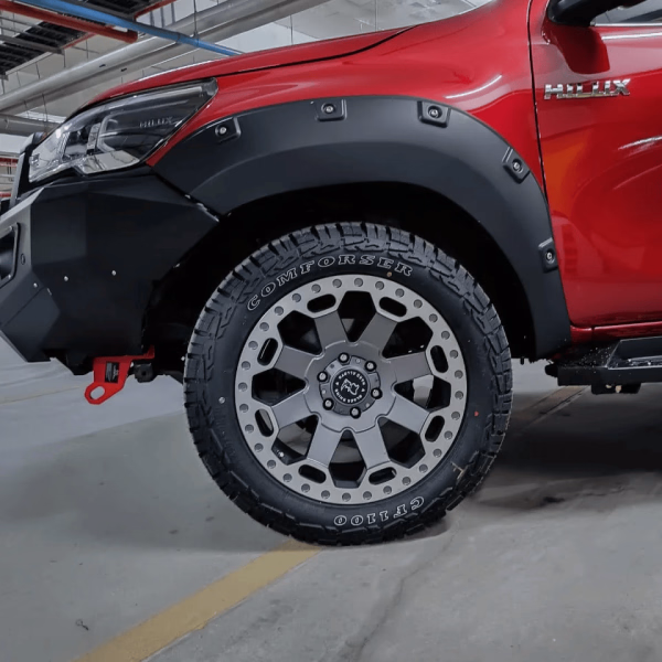 Toyota Hilux – Fender Flares Rivit